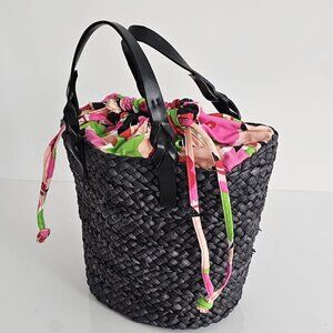 SUPER CUTE ANNE KLEIN STRAW BAG. NWOT.🆕🆕🆕